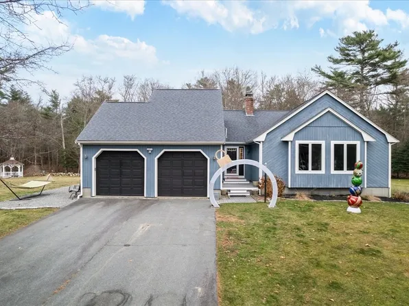 17 Strawberry Ln, Dartmouth, MA 02747
