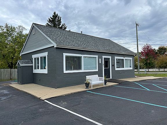 2nd image of 56461 Grand River Ave