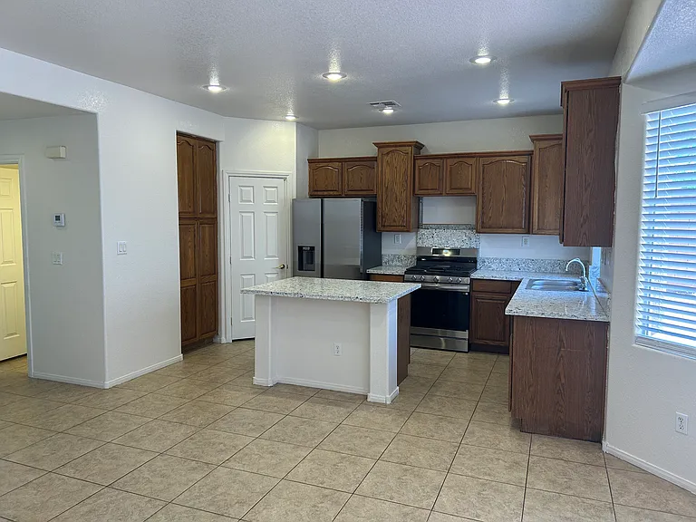 10296 Magnolia Tree Ave — Photo 5
