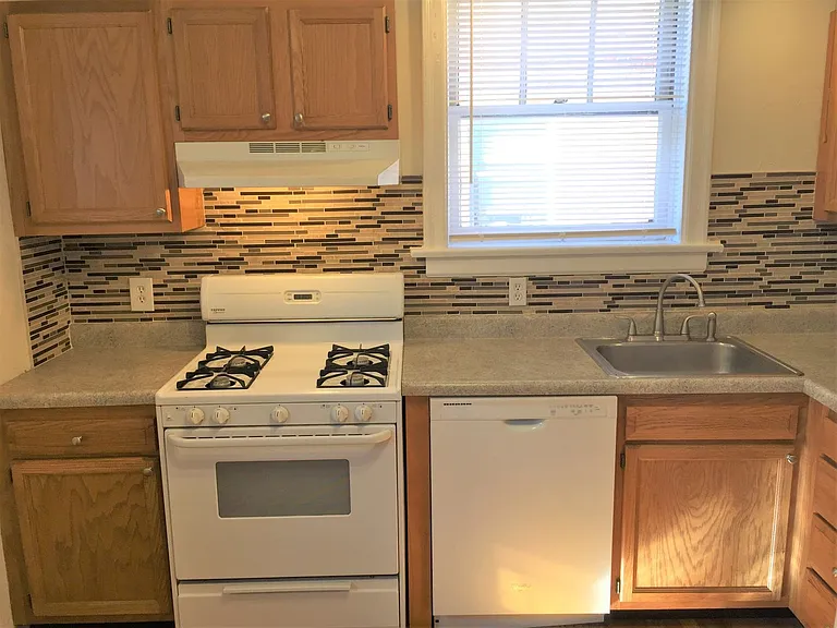7034 Dartmouth Ave — Photo 5