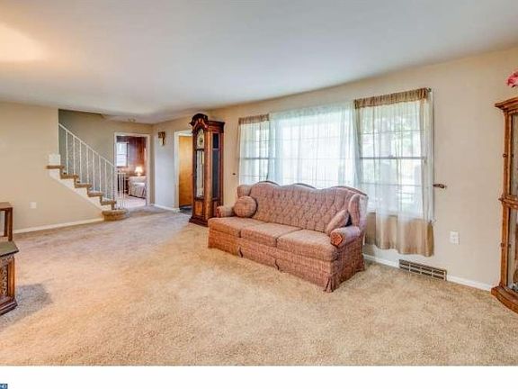 2nd image of 803 Liberty Dr