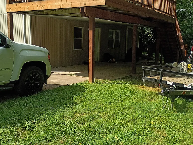 apt entrance