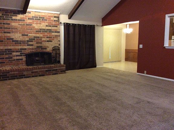 4th image of 1018 Hickory Cir #1