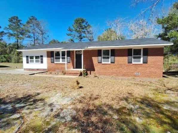 427 Jones Ave, Raeford, NC 28376