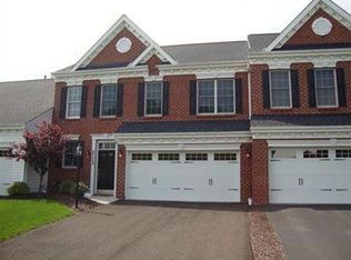 2113 Croghan Dr, Carnegie, PA 15106