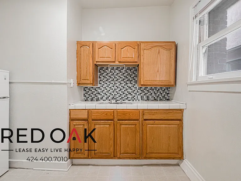 532 S Coronado St #202 — Photo 9