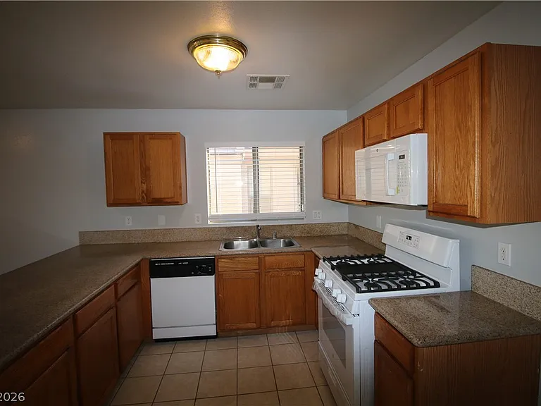 7868 Steamboat Springs Ct — Photo 12