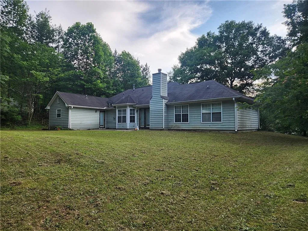 3 bed, 2.0 bath, 1428 sqft, $2,000 — Photo 3