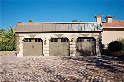 3rd image of 183 S Roscoe Blvd