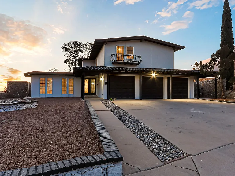 6637 Mariposa Dr — Photo 2