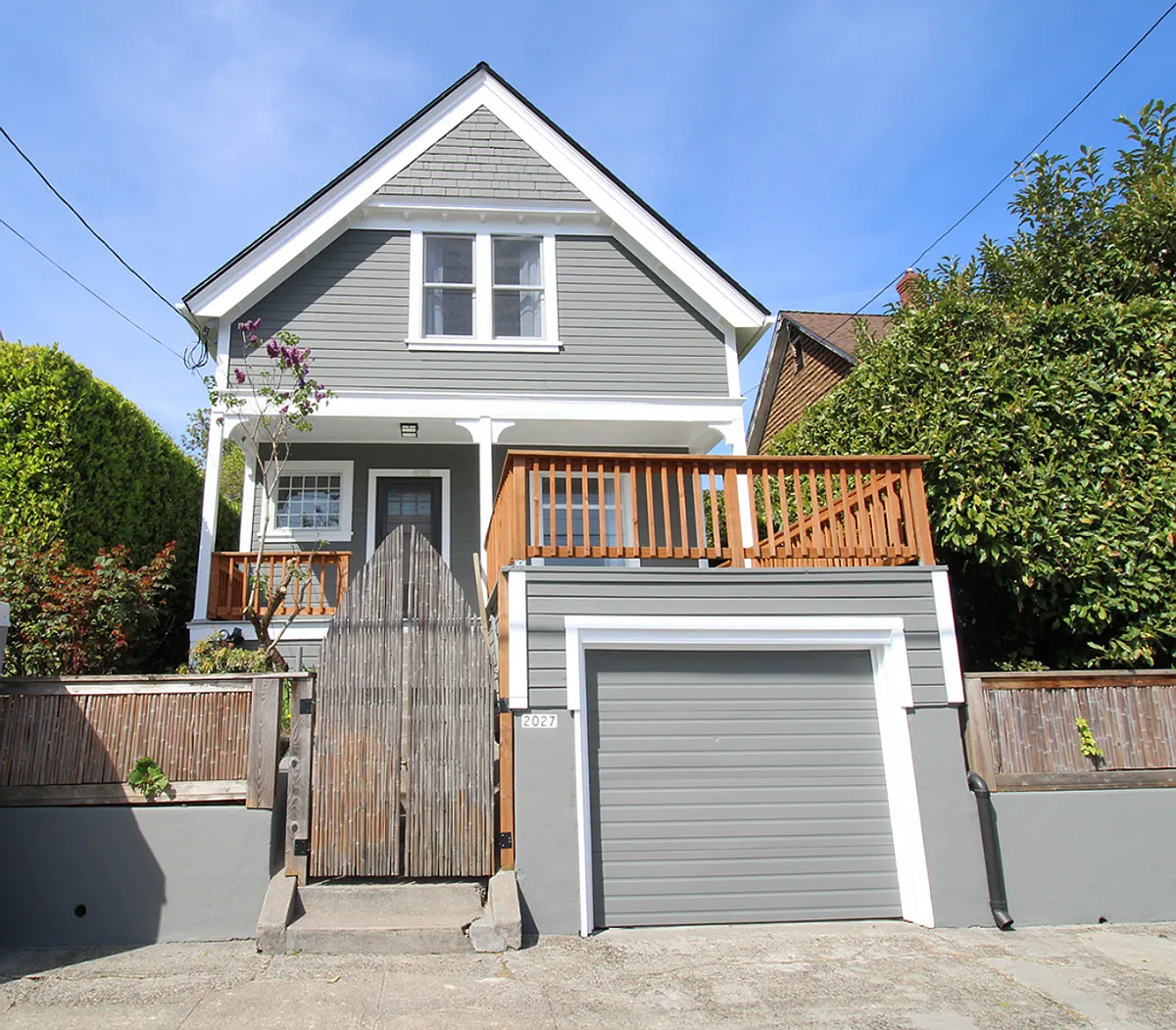 Building Photo - 2027 NW 21st Ave