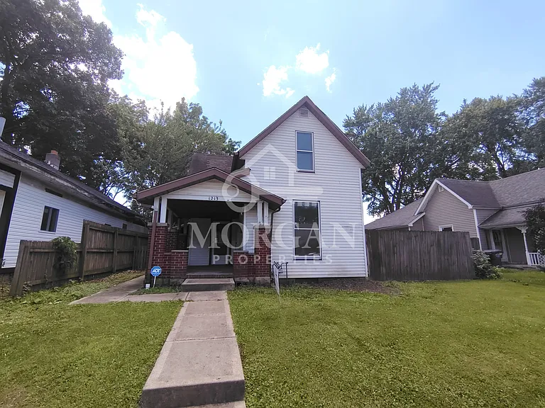 1213 W 3rd St — Photo 1