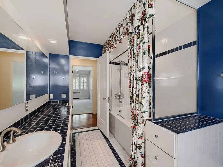 125 N Gaylord St — Photo 26
