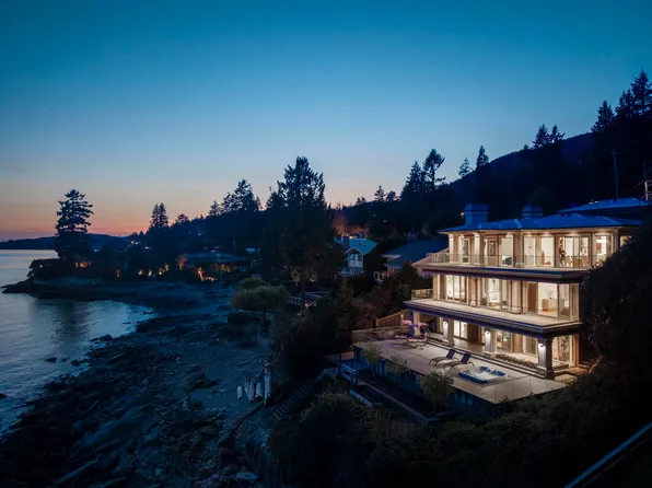 3008 Procter Ave, West Vancouver, BC V7V 1G1