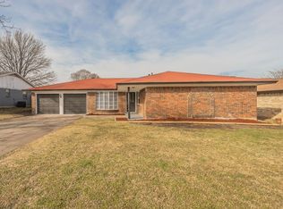 1921 Guinevere St, Arlington, TX 76014