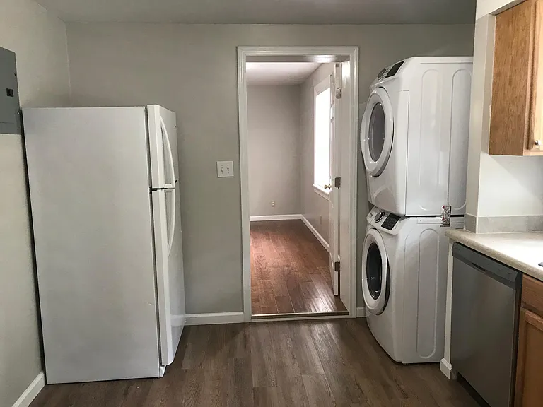 518 Nash St #4 — Photo 6