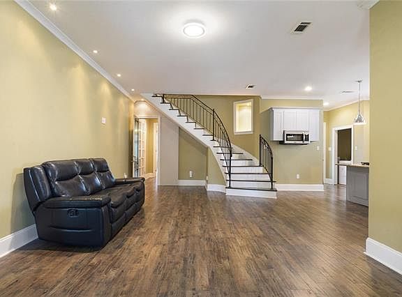 3rd image of 4734 Franklin Ave