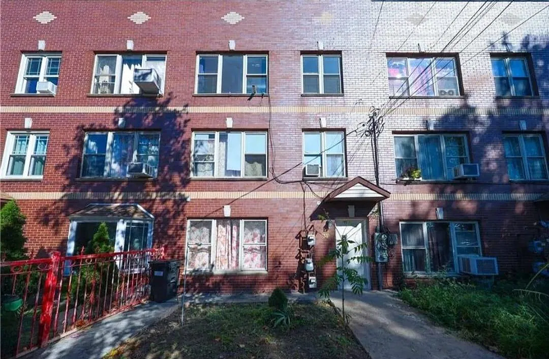 2 bed, 1.0 bath, $2,800 — Photo 1