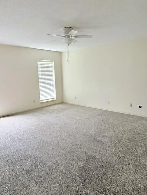 3 bed, 3.5 bath, 3065 sqft, $1,800 — Photo 4