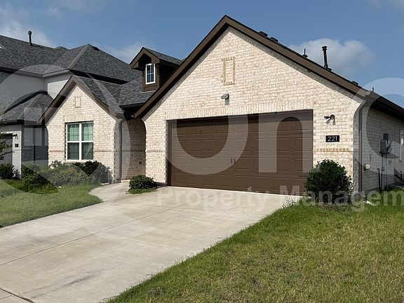 3rd image of 221 Santa Lucia Dr