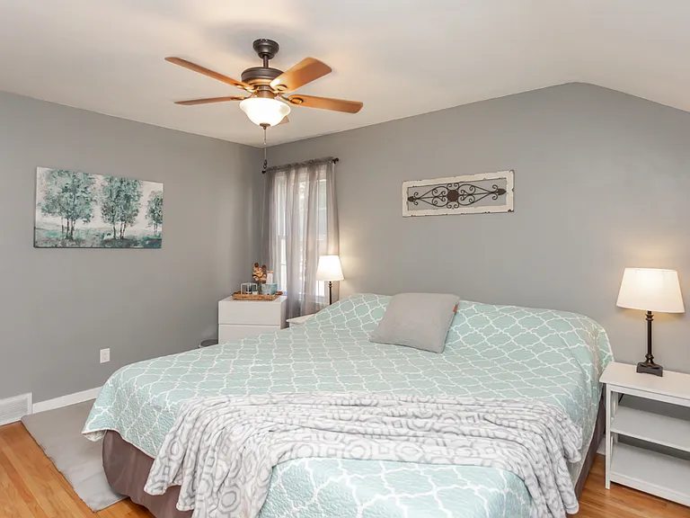 4243 Beverly Dr — Photo 30