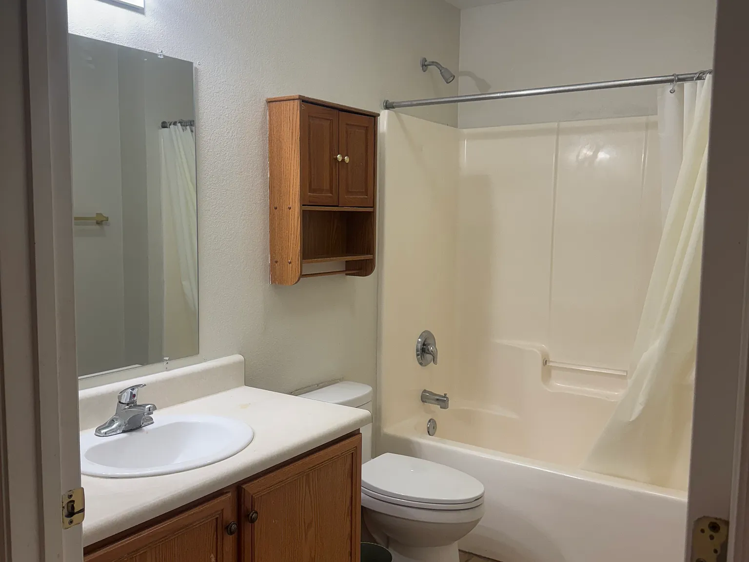 2738 W Tharpe St — Photo 2