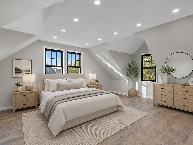 90 Ditmars St — Photo 16