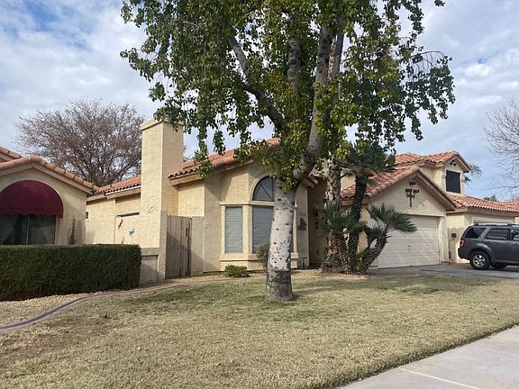 3rd image of 3832 N Carnation Ln