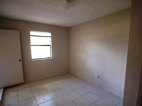 3rd image of 44 Cardinal Dr #A