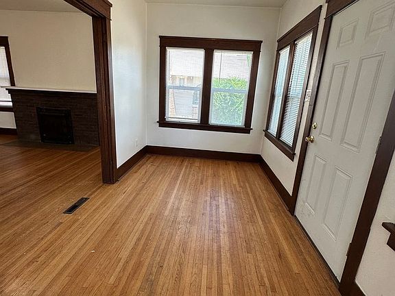 3rd image of 2037 8th Ave