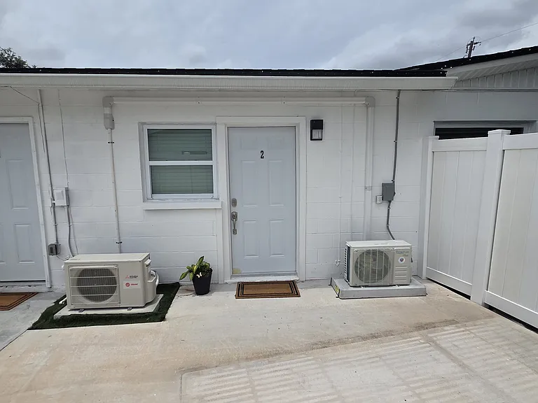 7709 W Hanna Ave #C — Photo 3