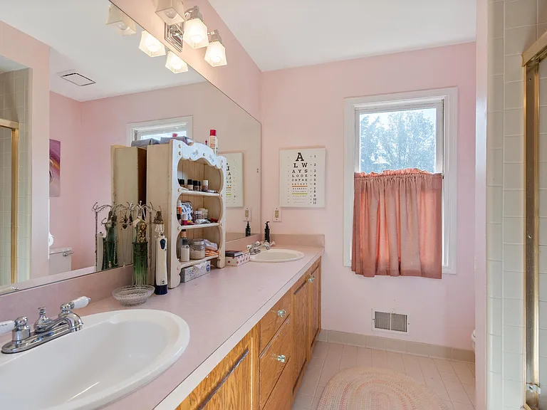 17733 Rolling Woods Cir — Photo 22