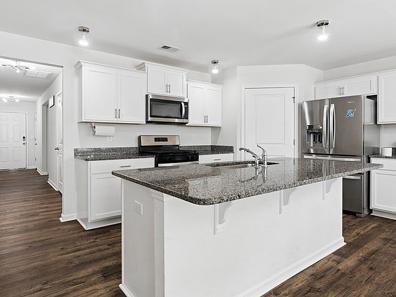 4th image of 840 Wolverine Ln