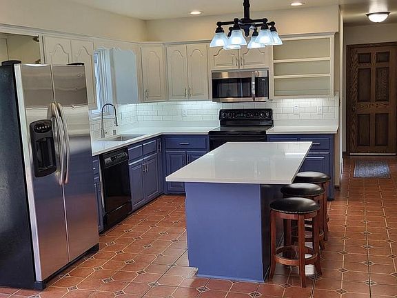 3rd image of 3076 Red Fox CIRCLE