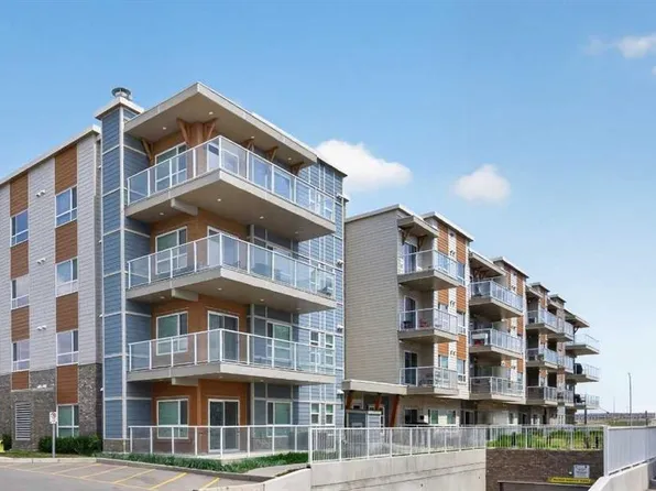 200 S Harvest Hills Pl NE #305, Calgary, AB T3K 2N3