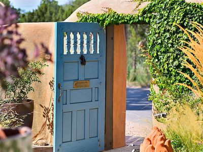 576 Camino Del Monte Sol, Santa Fe, NM, 87505