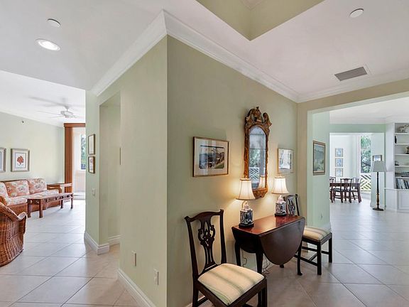 5th image of 701 N Swim Club Dr APT 2A