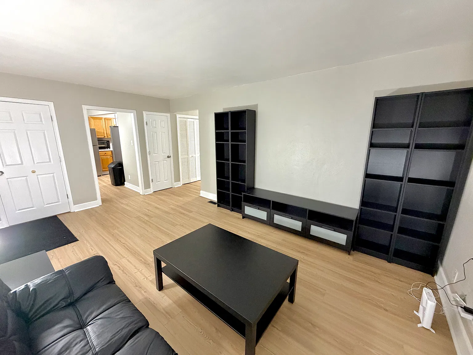 5 bed, 1800 sqft, $867 — Photo 4