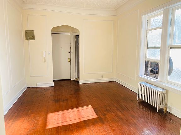 4th image of 87 Halsey St #C1
