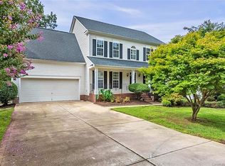 12617 Cardinal Woods Dr, Pineville, NC 28134