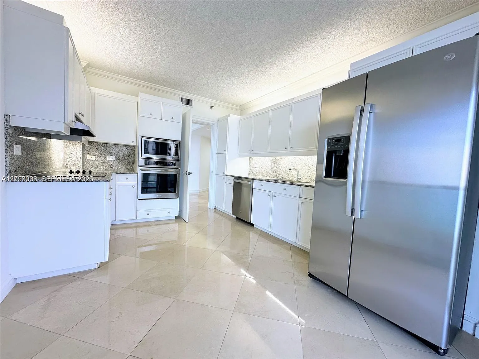 Ocean 88 Condo — Photo 3