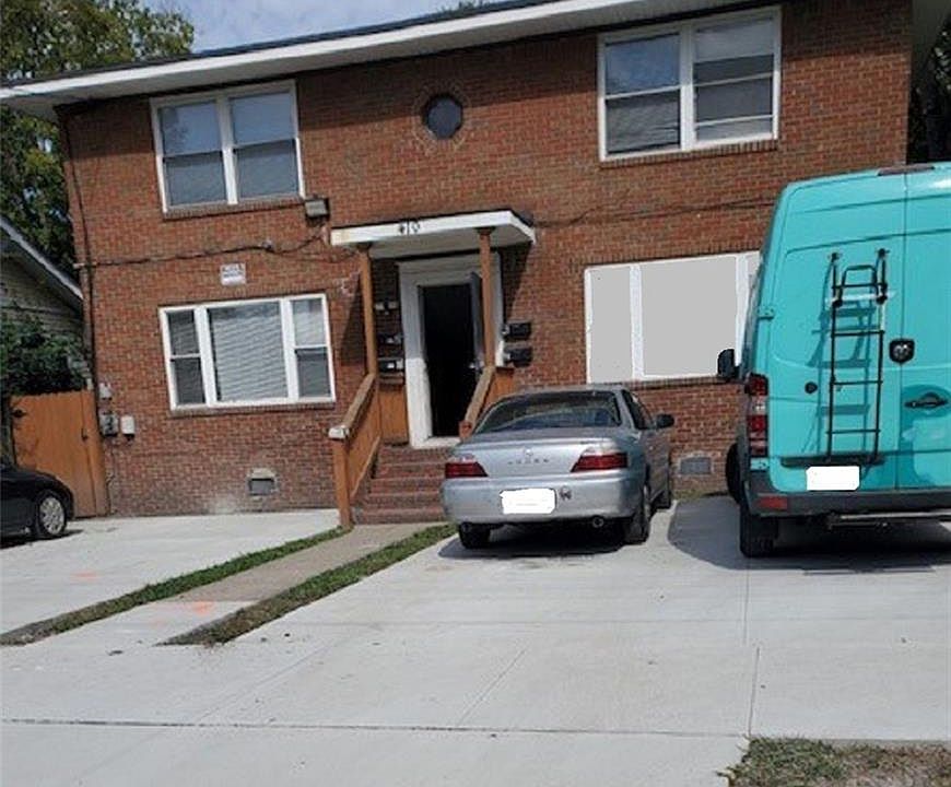 1st image of 410 W 28th St #3