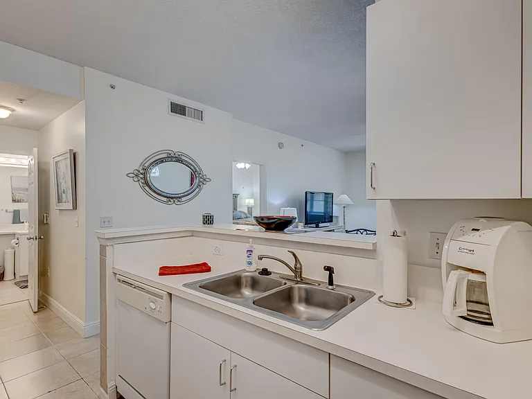 630 Sapodilla Ave #112 — Photo 21