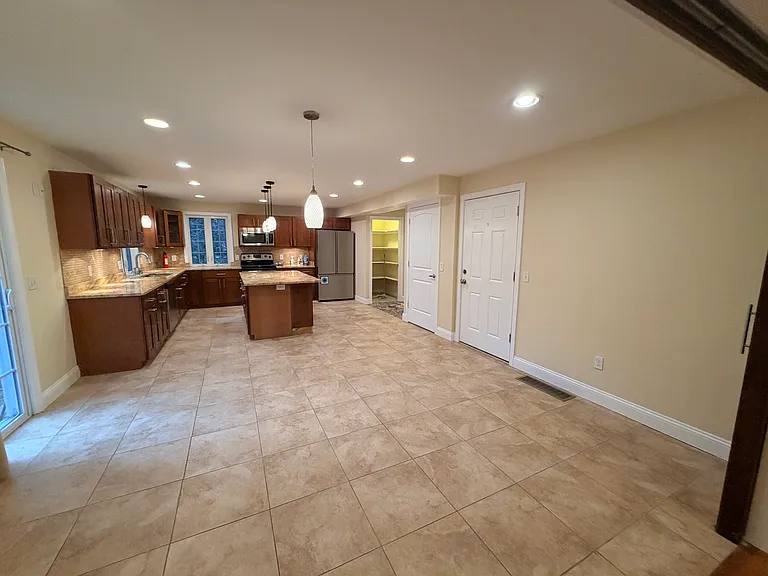 112 Quinobequin Rd — Photo 8