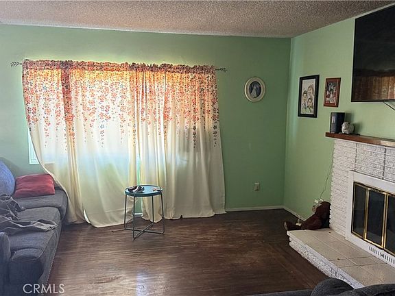 4th image of 411 E Jackson St