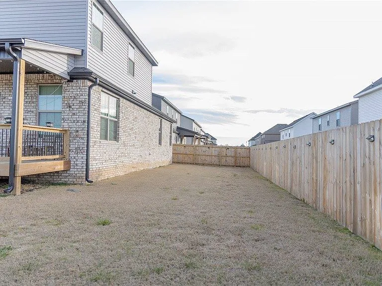 201 Vicks Cir — Photo 8