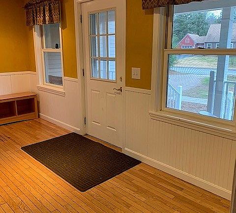 Mud room,covered porch entry