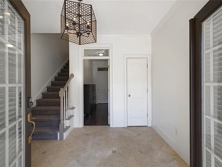2603 Oglethorpe Cir — Photo 3