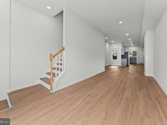 3rd image of 1836 W Fayette St