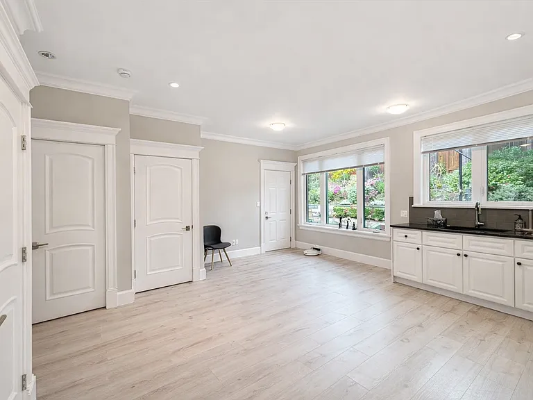 3608 Greentree Ln — Photo 3